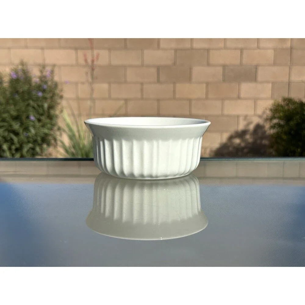 CorningWare 16 oz/ 473mL Round French White Casserole Dish Fluted Stoneware